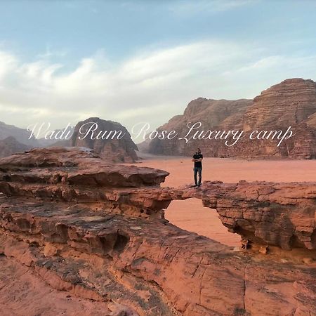 Wadi Rum Rose Luxury Camp ภายนอก รูปภาพ