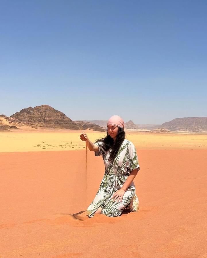 Wadi Rum Rose Luxury Camp ภายนอก รูปภาพ
