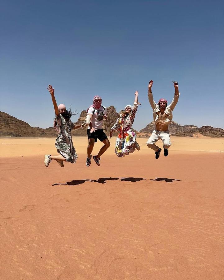 Wadi Rum Rose Luxury Camp ภายนอก รูปภาพ