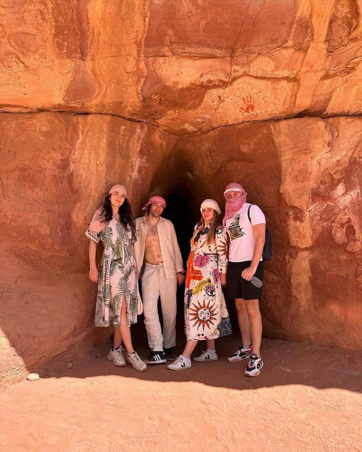 Wadi Rum Rose Luxury Camp ภายนอก รูปภาพ