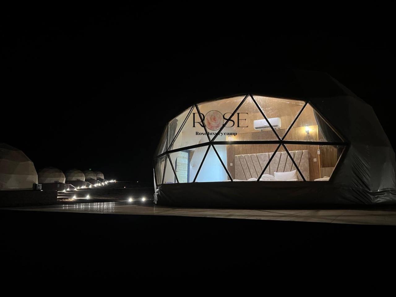Wadi Rum Rose Luxury Camp ภายนอก รูปภาพ