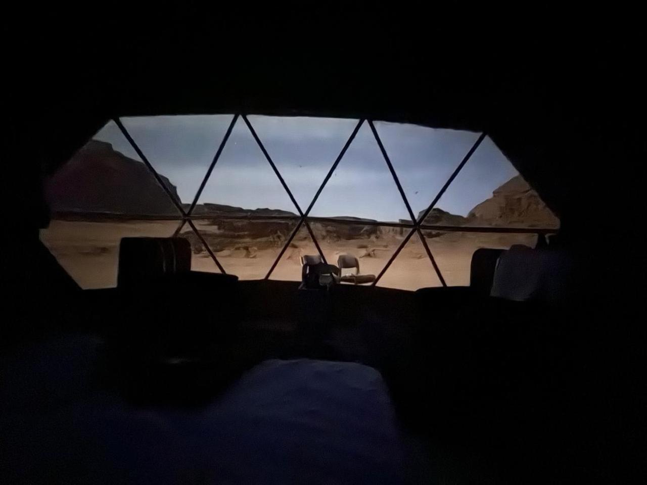 Wadi Rum Rose Luxury Camp ภายนอก รูปภาพ