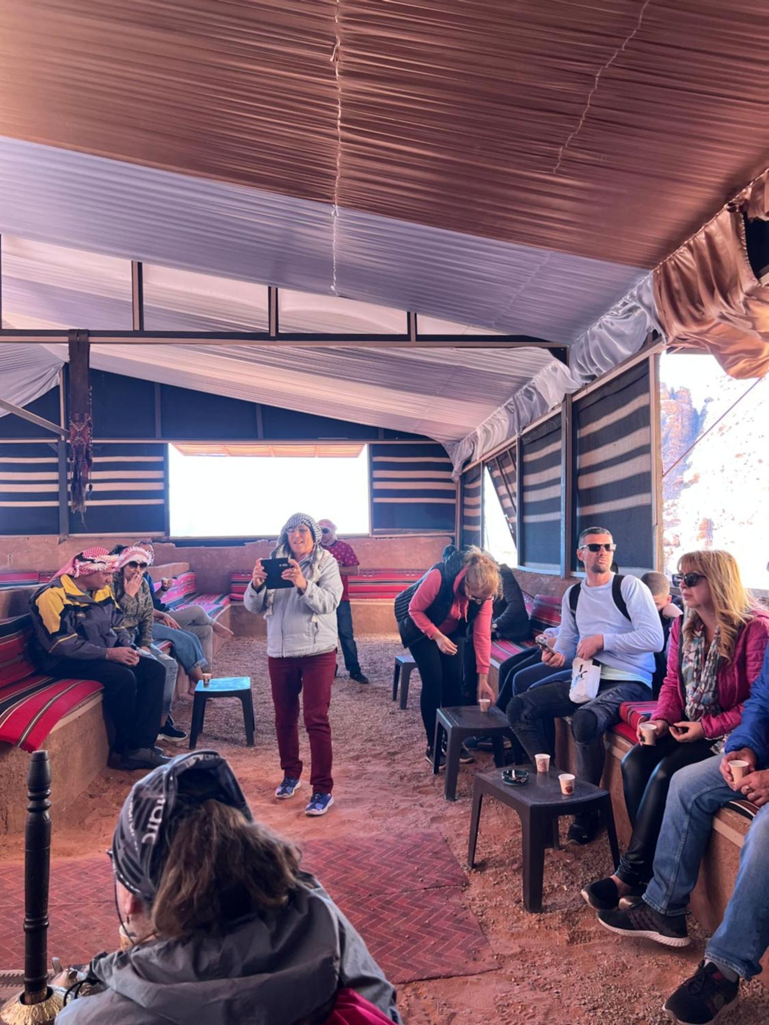 Wadi Rum Rose Luxury Camp ภายนอก รูปภาพ
