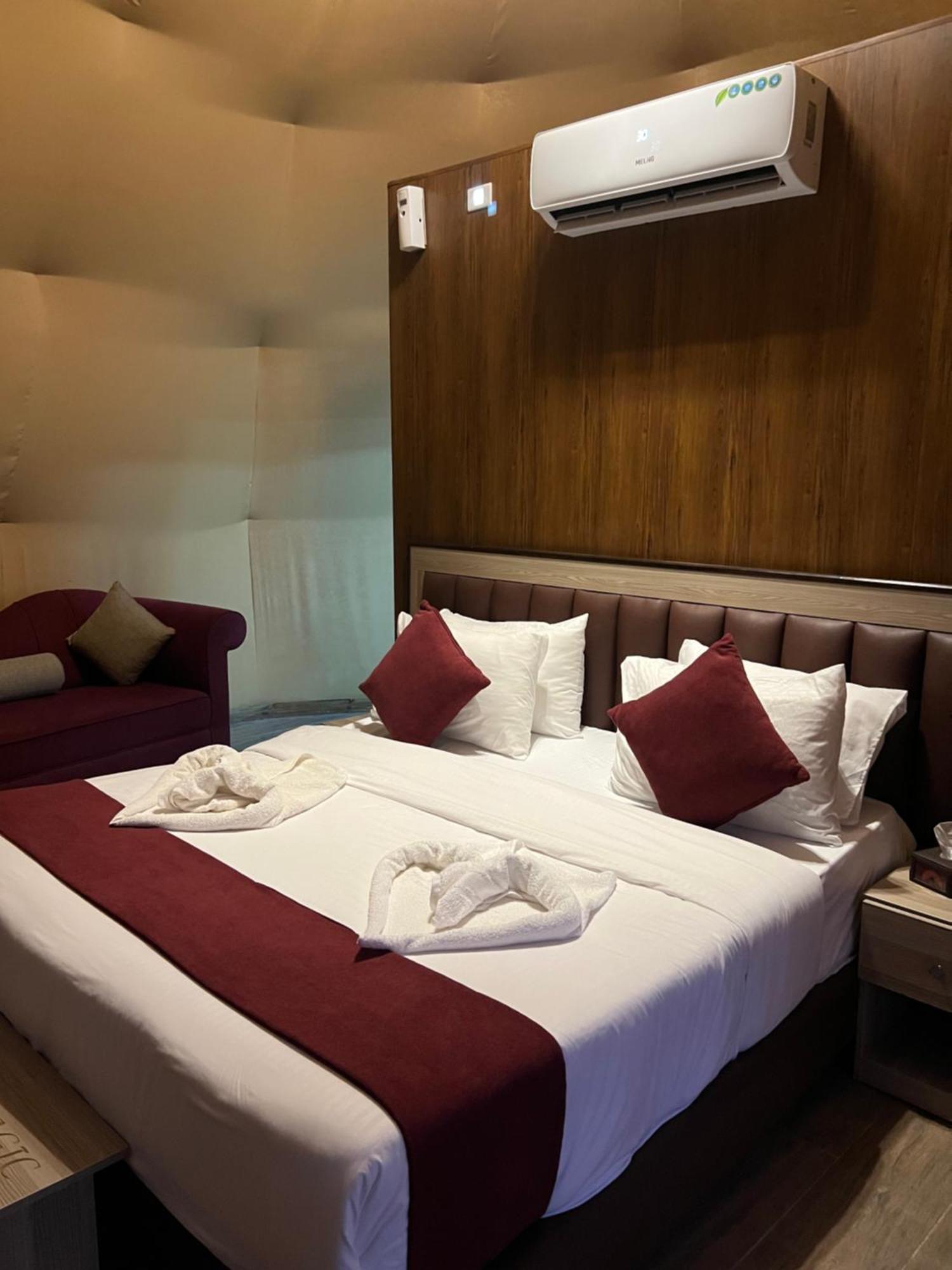 Wadi Rum Rose Luxury Camp ภายนอก รูปภาพ