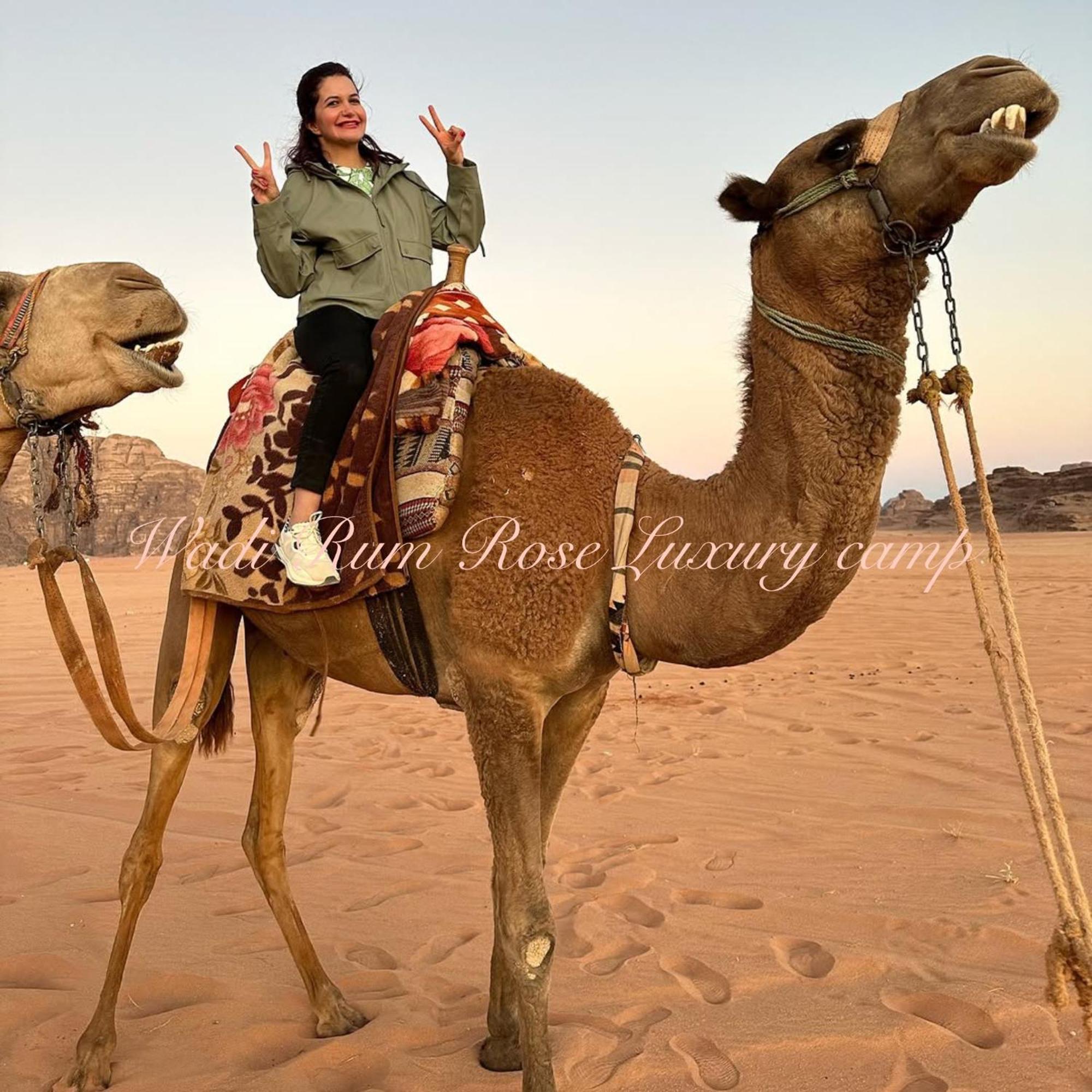 Wadi Rum Rose Luxury Camp ภายนอก รูปภาพ