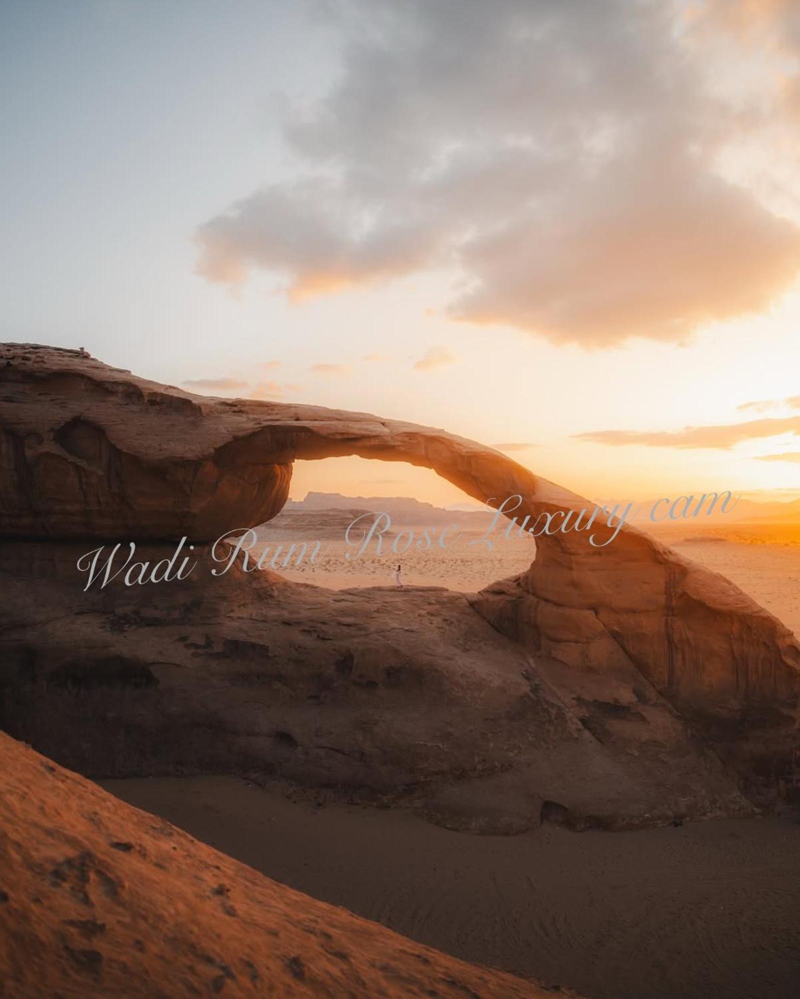 Wadi Rum Rose Luxury Camp ภายนอก รูปภาพ